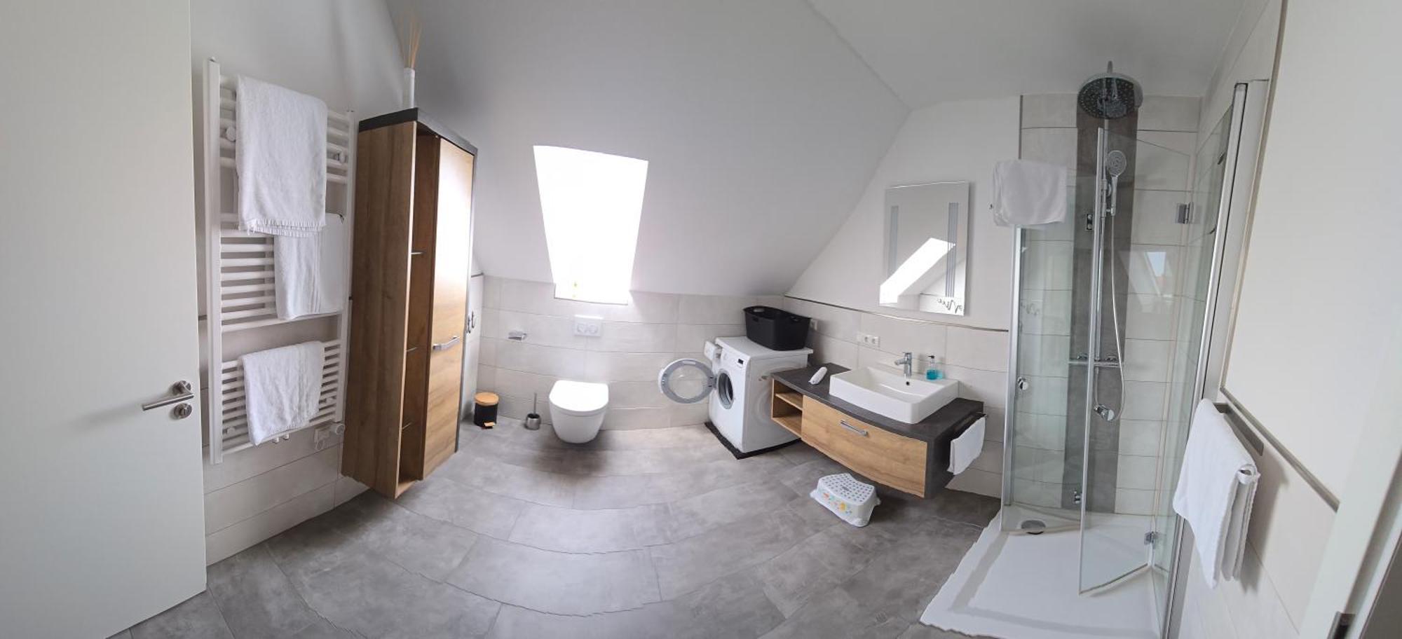 Moderne 3 Panorama Mit Grossem Balkon Fuer 4personen Inklusive Wifi Und Parkplatz